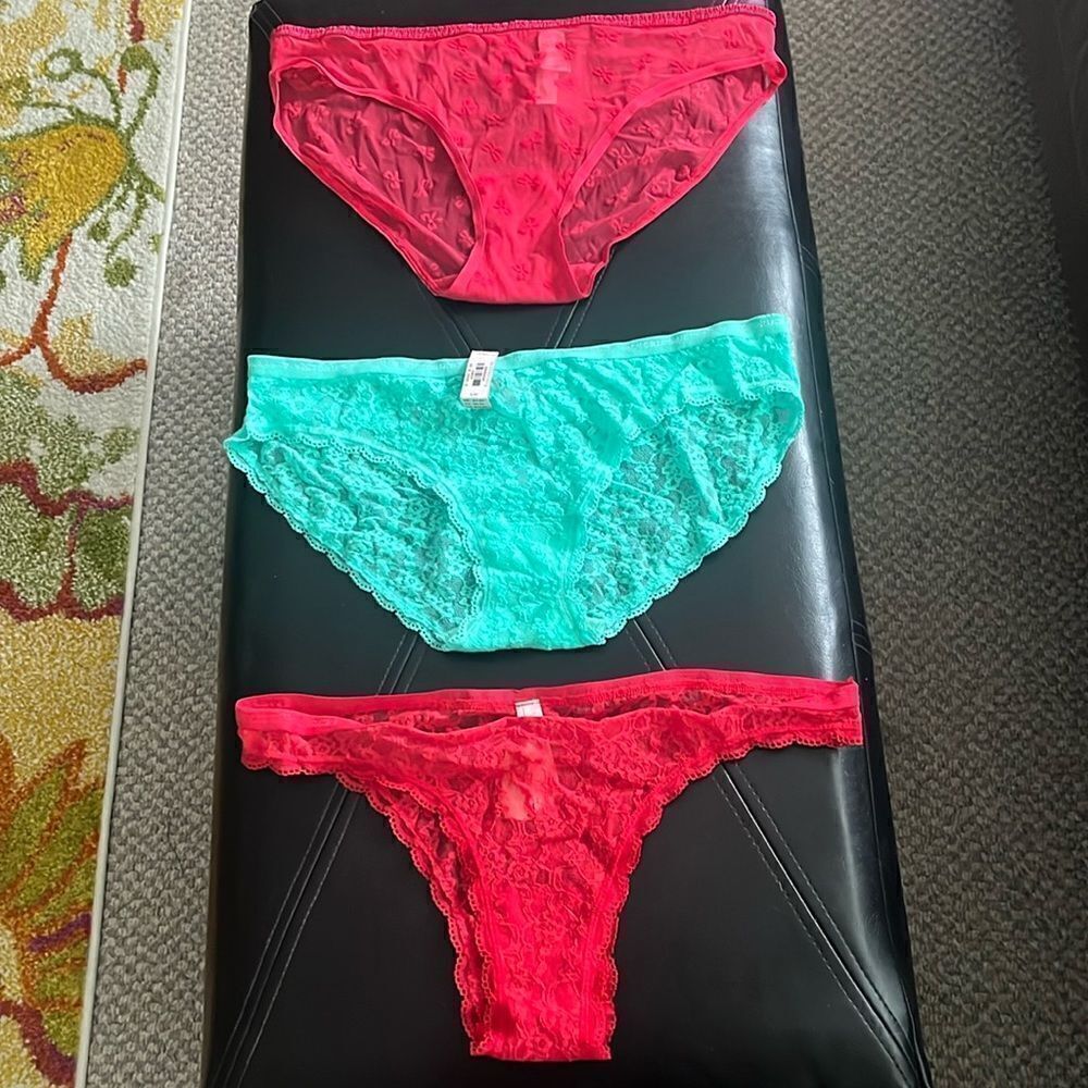NEW WITH TAGS 3 PAIR VICTORIA’S SECRET SHEER LACE SEXY BIKINI/ITSY PANTIES LARGE